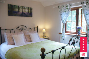 Wye Valley Holiday - Spring Cottage Bedroom